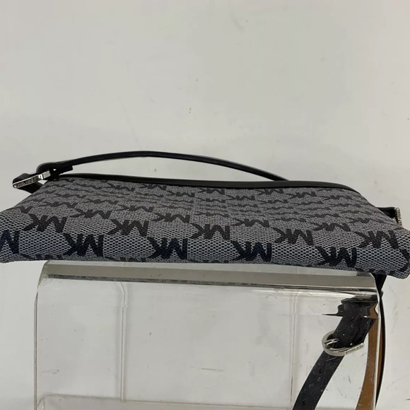 NWOT MICHAEL Michael Kors Blue Signature Waist Bag - Picture 3 of 6